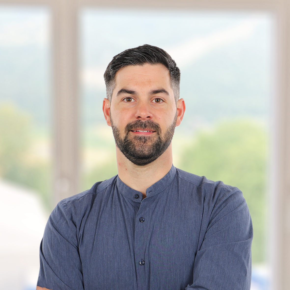 Robin vorne Hintergrund